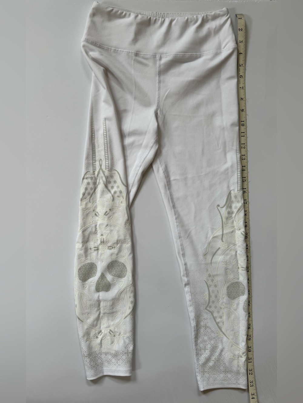 Evolution and Creation EVRC White Leggings with Skull Graphics Size Medium